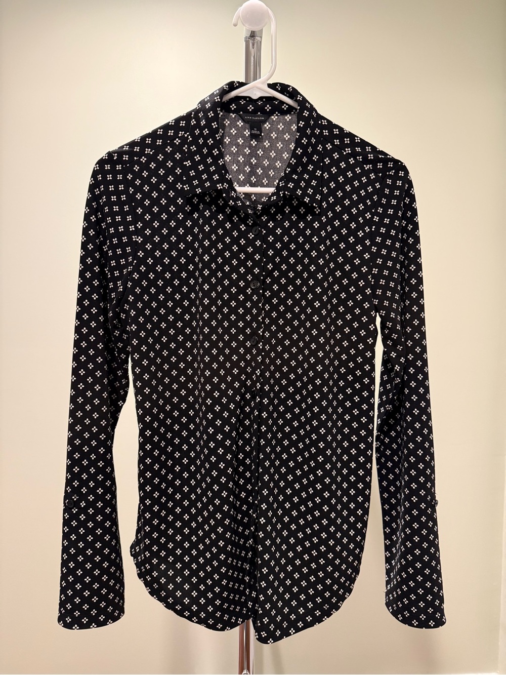 Ann Taylor Black Ivory Geometric Print Roll Tab Button Front Blouse Small